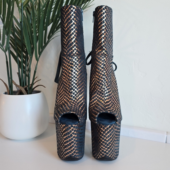 NWOB Hella Heels Khaleesi Open Toe Corset Boot 8" Heel Metallic Faux Suede - Picture 3 of 12